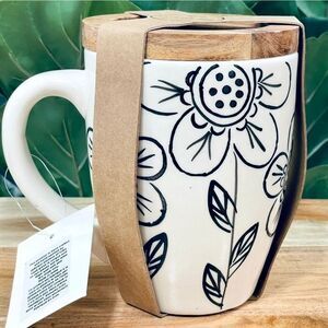NWT Made in India Off White & Black Floral Coffee Mug & Wood Coaster Lid Set